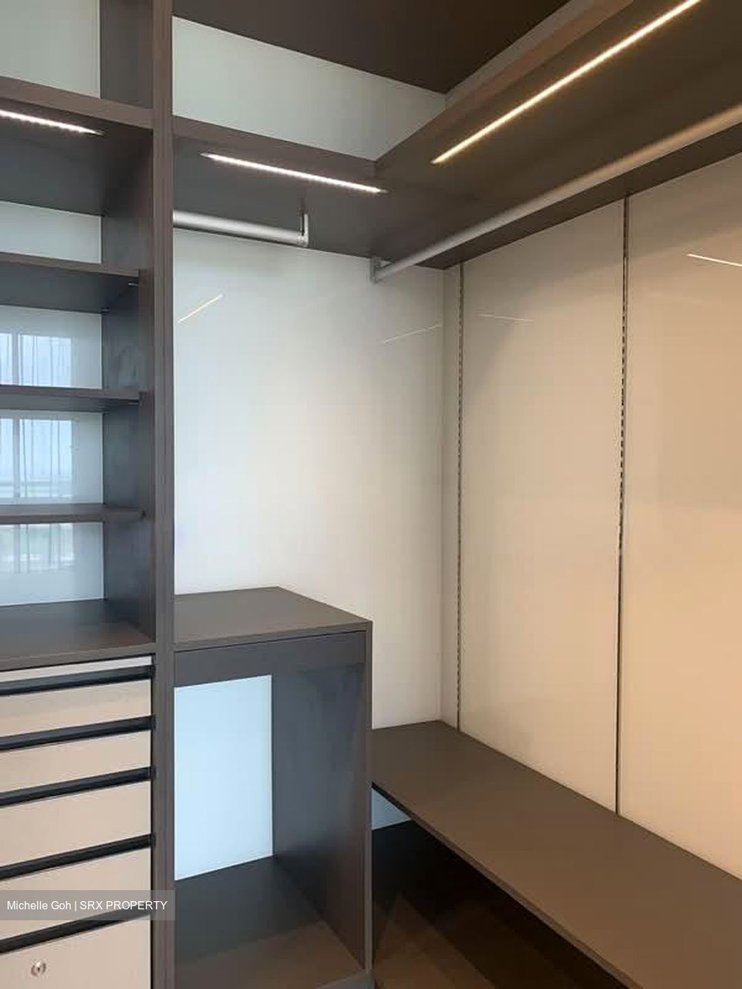 Marina One Residences (D1), Apartment #561187081